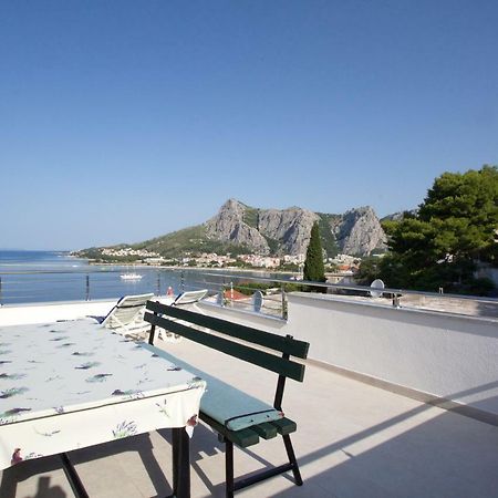 Apartment Lelas Omis Exterior photo