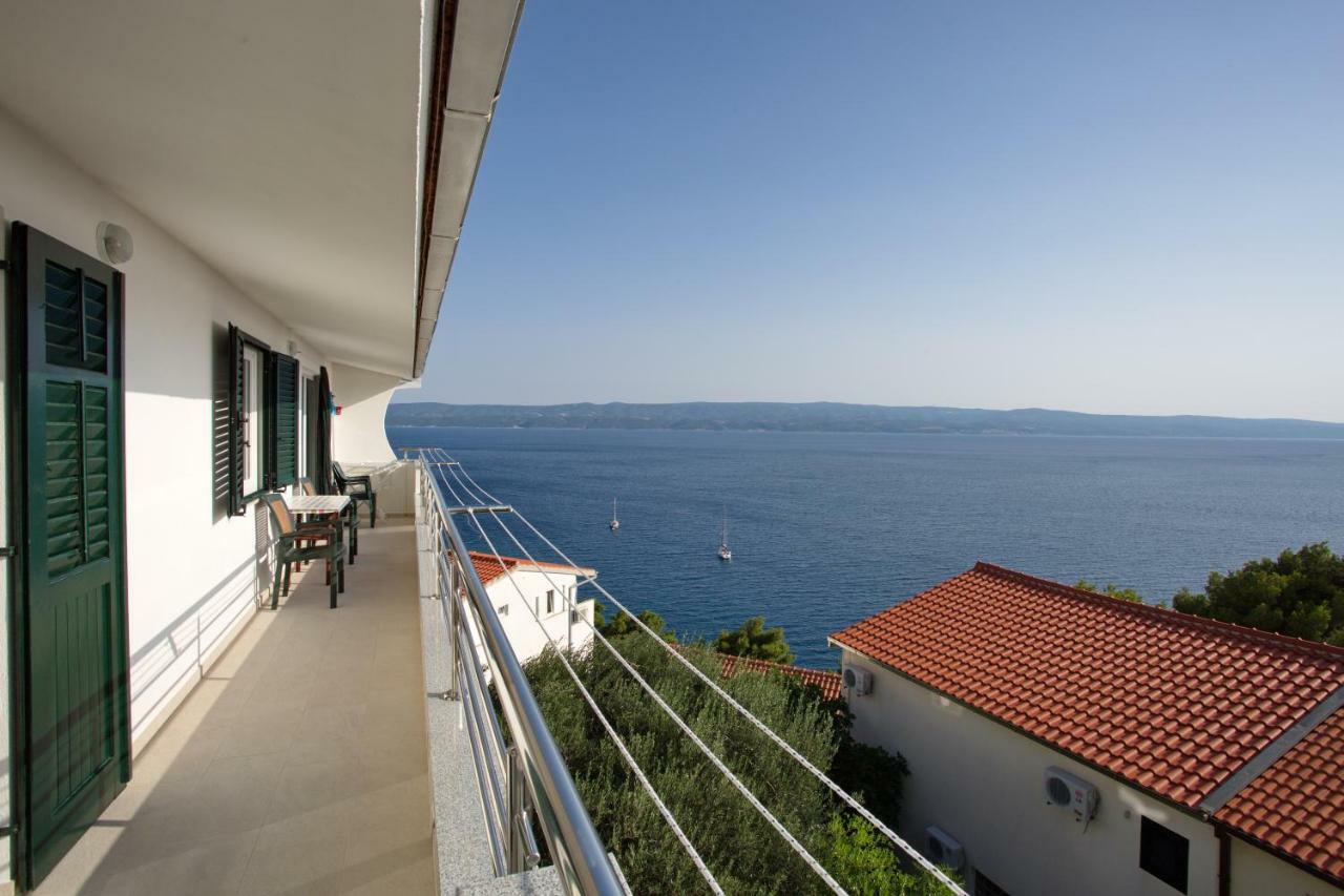 Apartment Lelas Omis Exterior photo