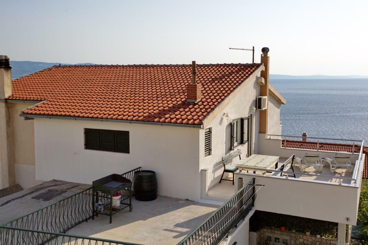 Apartment Lelas Omis Exterior photo