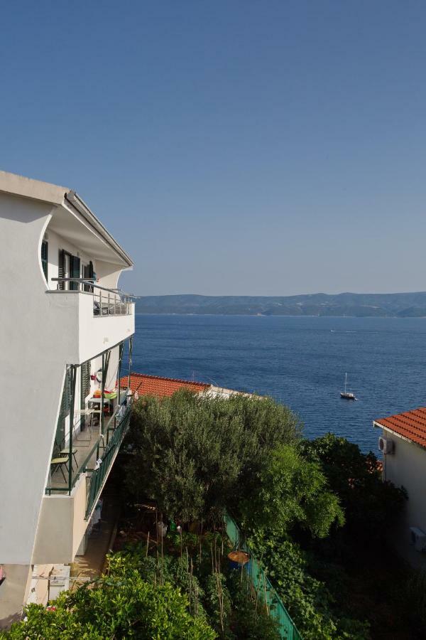 Apartment Lelas Omis Exterior photo