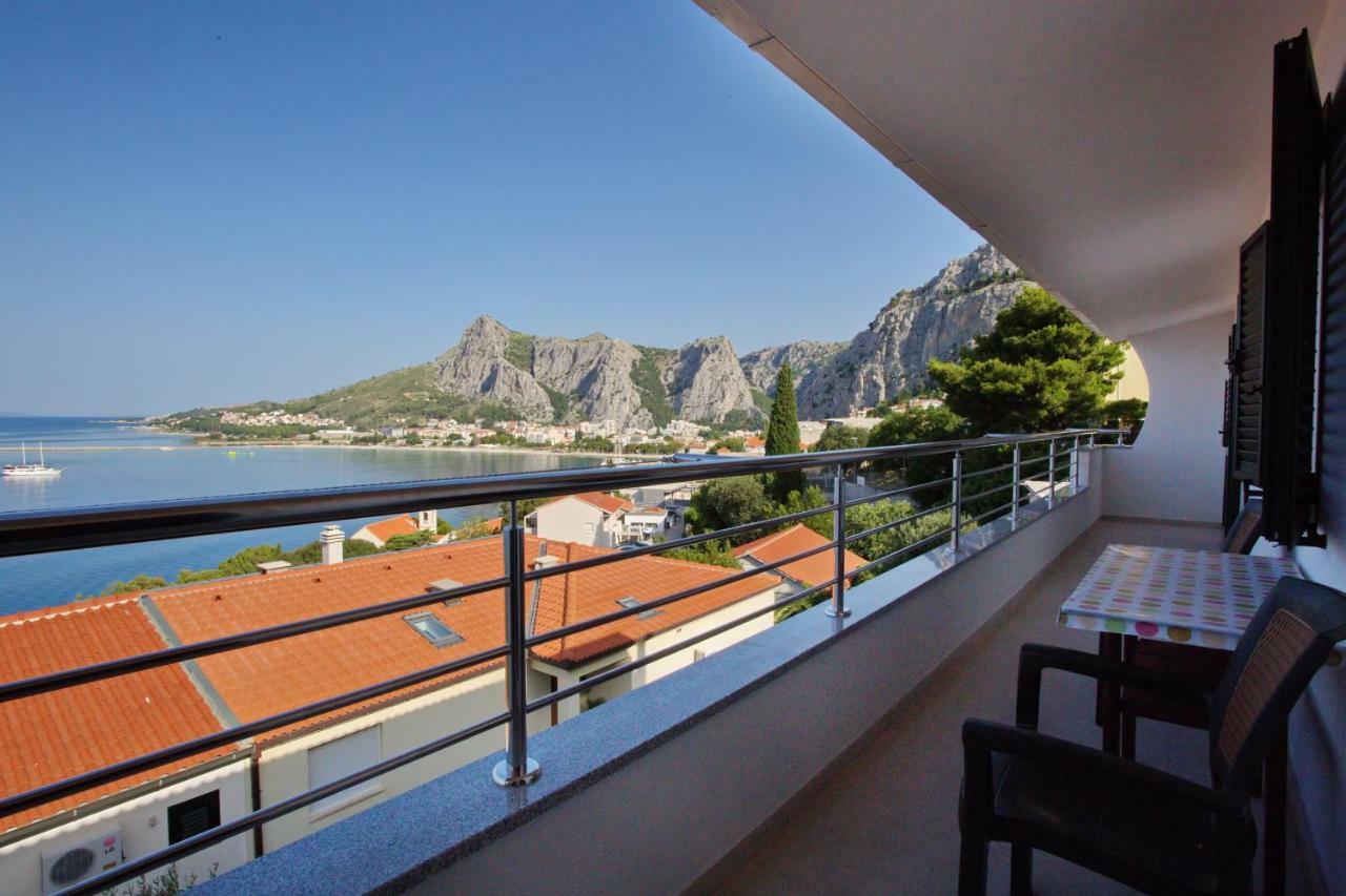 Apartment Lelas Omis Exterior photo