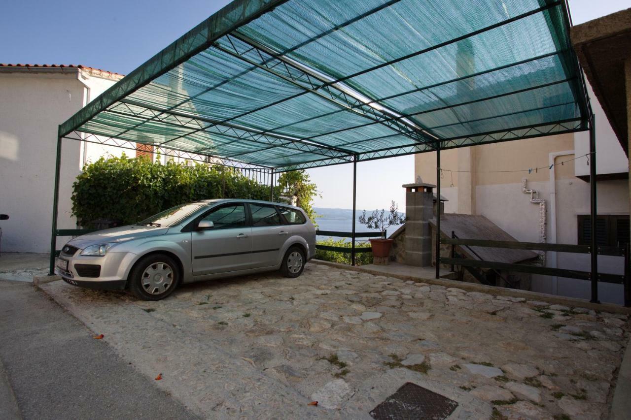 Apartment Lelas Omis Exterior photo